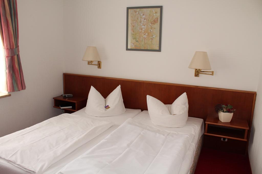 Hotel Fürsteneck Bernburg Habitación foto